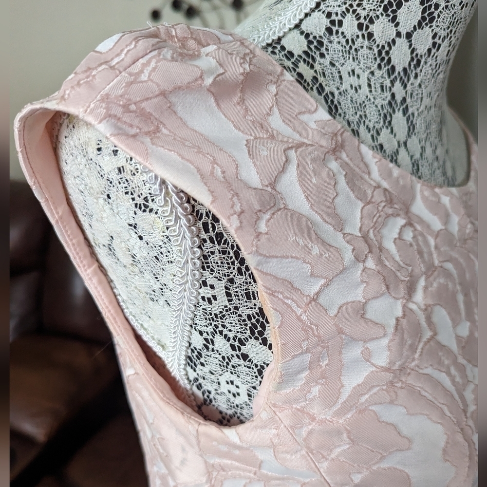 Elegant, feminine and sexy Lauren Ralph Lauren Pink Brocade Sheath Dress, sx 10 - Picture 6 of 14